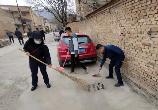 kok(中国)体育官方网站
团委开展“学雷锋义务清扫活动”(图2)