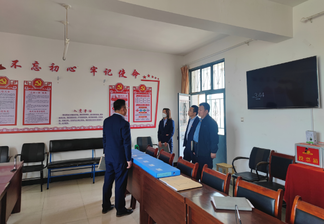 筑起安全墙 照亮乡村路——kok(中国)体育官方网站
鼎力支持包抓共建村社文明创建工作(图9)