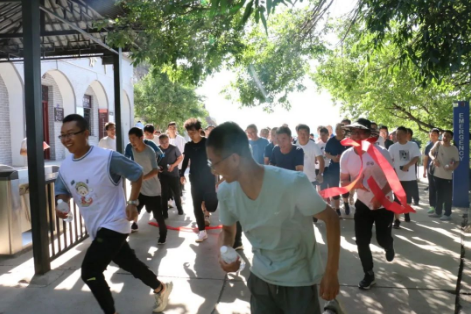 助力文旅市场 展示产投风采——kok(中国)体育官方网站
组织开展员工登山比赛活动(图2)