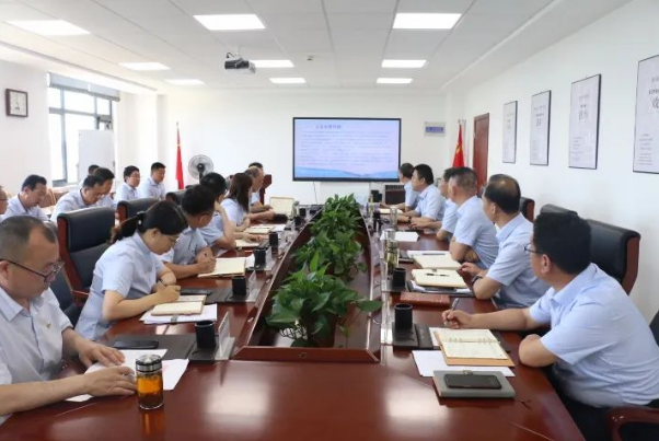 kok(中国)体育官方网站
召开党委理论中心组集体学习会议(图2) kok(中国)体育官方网站
召开党委理论中心组集体学习会议(图2)